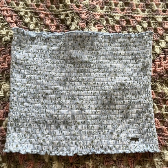 Hollister Shirring Stretchy floral tube top - Picture 5 of 6